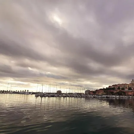 Vicino Al Mare _con Giardino Apartment Imperia